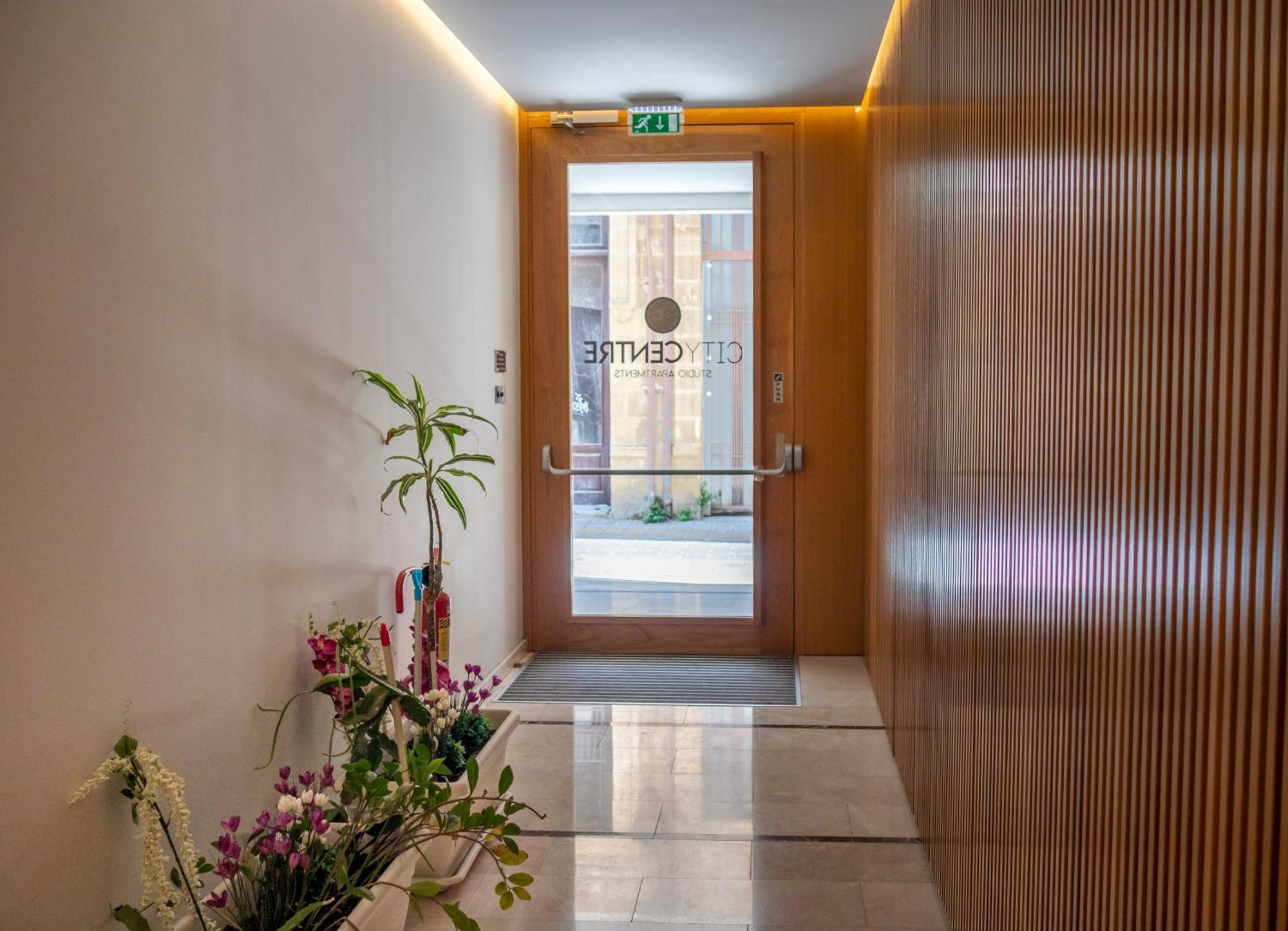City Centre Studio Apartments Никозия Екстериор снимка